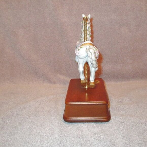 1989 VTG The San Francisco MUSIC BOX Carousel HORSE Goes Up & Down VIDEO Moves - Picture 9 of 13